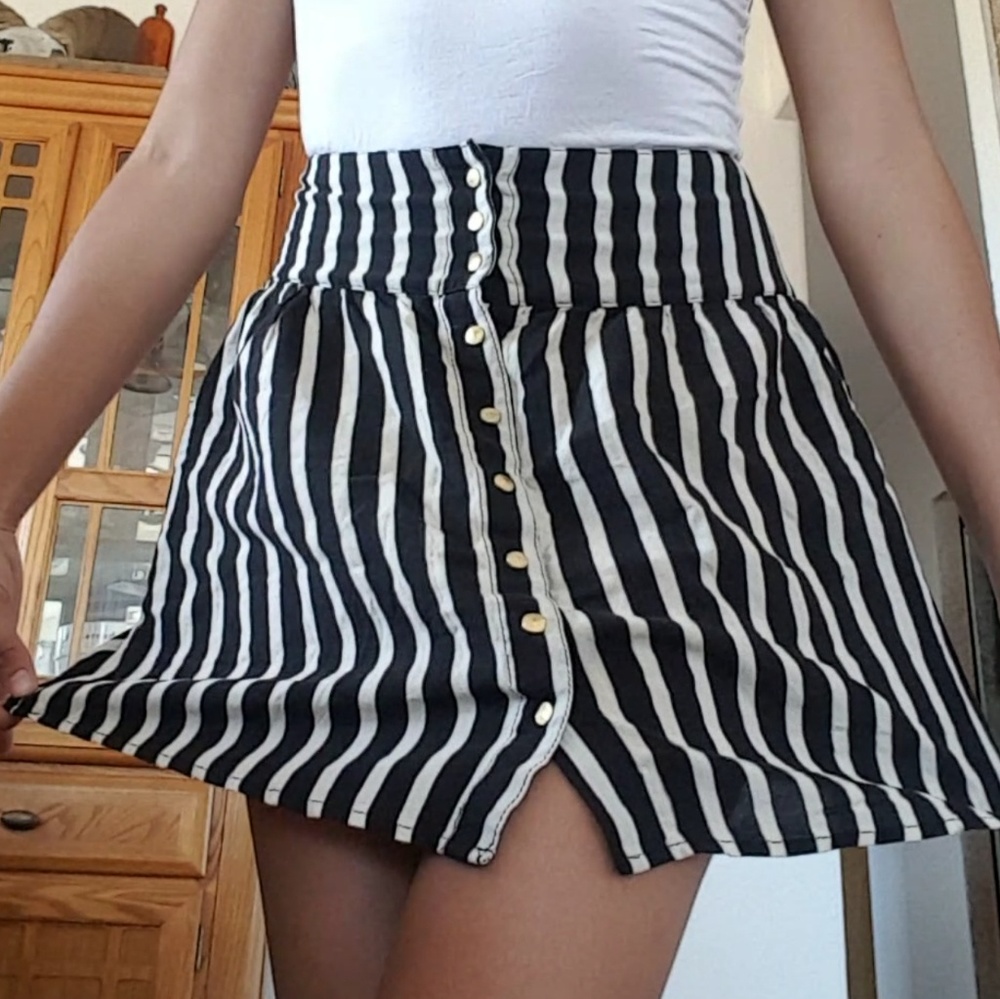 Mini skirt - Picture 1 of 4